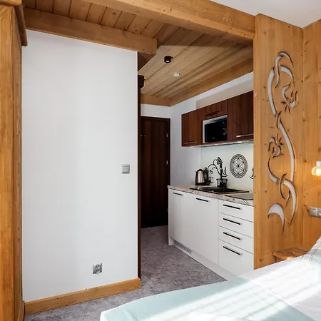 Z Jacuzzi Ogrodowym, Widokiem Na Gory