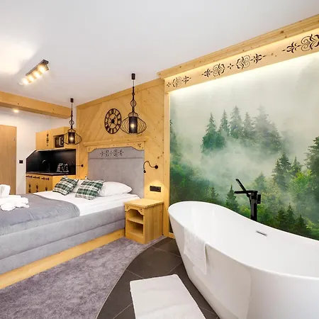 Z Jacuzzi Ogrodowym, Widokiem Na Gory *